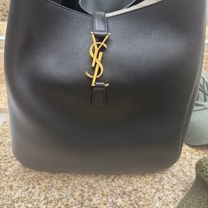 Ysl LE 5 A 7 supple large